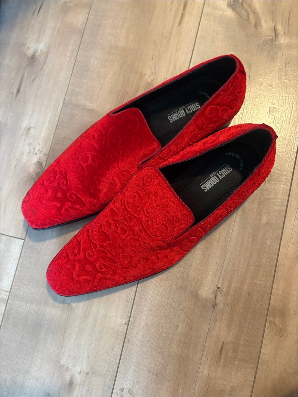Stacy Adams Red Velvet Embroidered Slip-On Loafers size 10.5 formal